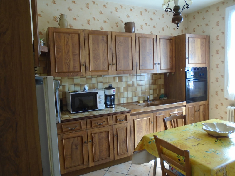 French property for sale in L'Isle-Jourdain, Vienne - €109,000 - photo 4