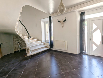 French property for sale in Courniou, Hérault - €375,000 - photo 3