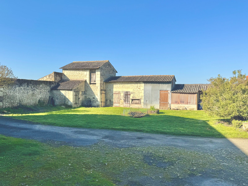 Propriété à vendre à Monts-sur-Guesnes, Vienne - 159 800 €