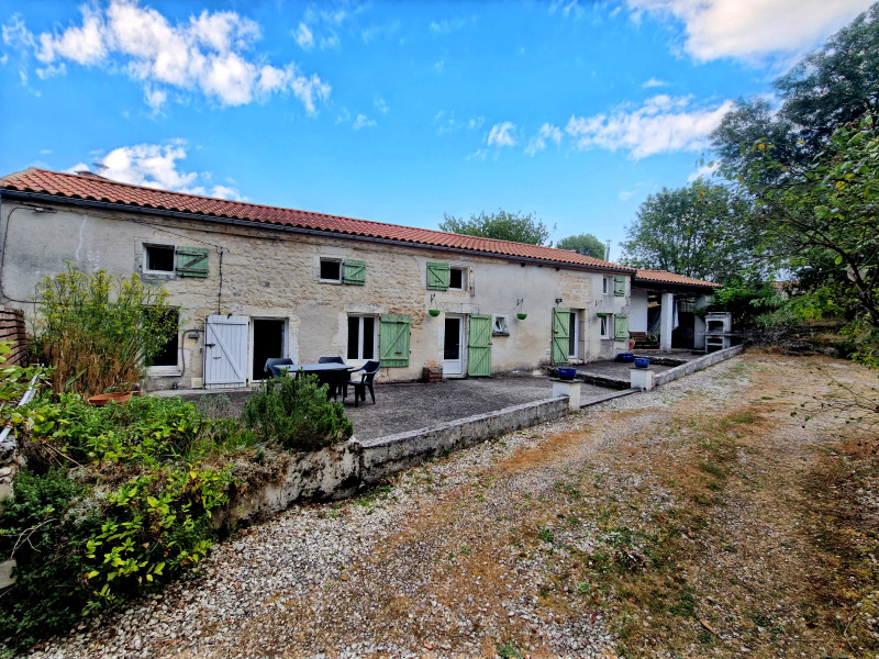 French property for sale in Fouquebrune, Charente - €181,000 - photo 1