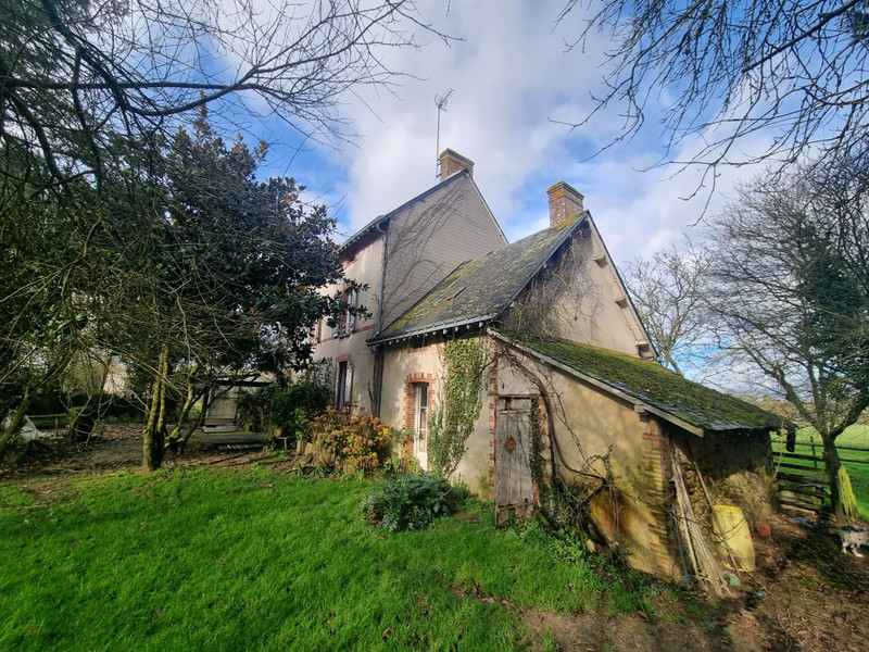 Maison à vendre à Segré-en-Anjou Bleu, Maine-et-Loire - 220.000 € - photo 1