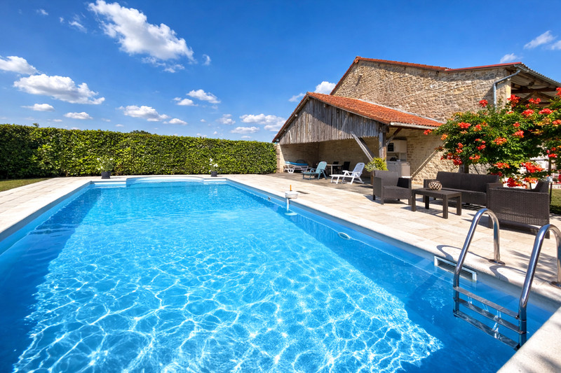 French property for sale in Villefagnan, Charente - €699,600