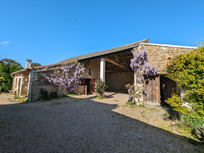 Grange à vendre à Loretz-d'Argenton, Deux-Sèvres, Poitou-Charentes, avec Leggett Immobilier