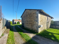 Propriété à vendre à Villebois-Lavalette, Charente - 98 100 € - photo n°8