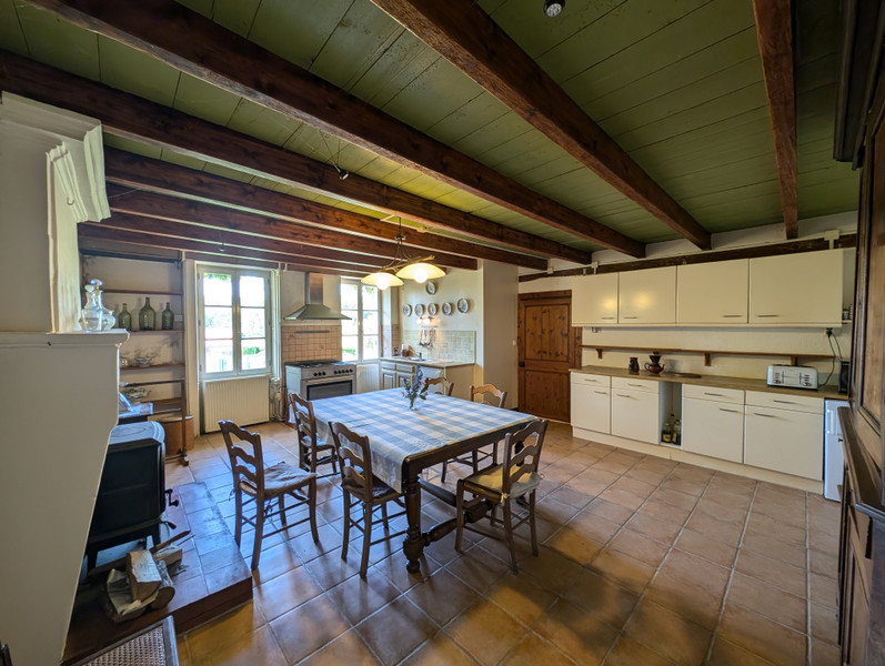 French property for sale in Condéon, Charente - €298,200 - photo 3