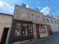 Maison à vendre à Auzances, Creuse - 69.900 € - photo 2