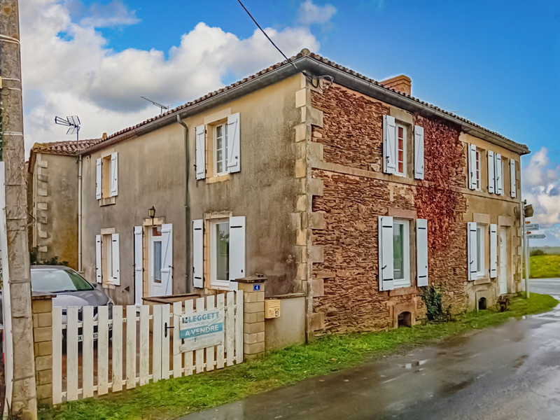 Maison à vendre à Mouilleron-Saint-Germain, Vendée - 135.000 € - photo 1