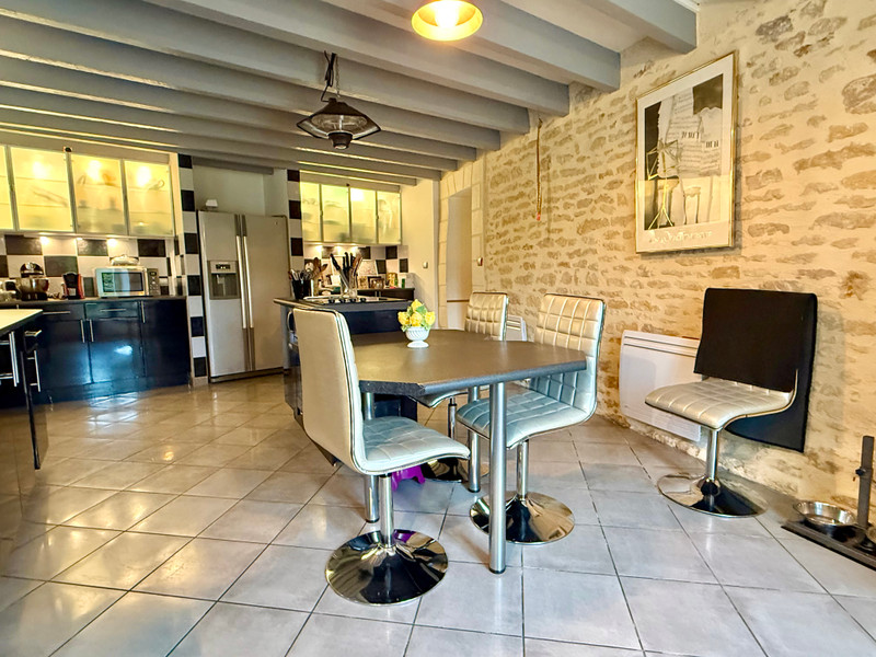 French property for sale in Marnes, Deux-Sèvres - €275,000 - photo 4