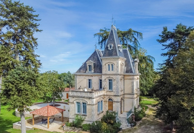 Chateau à vendre à Laroque-Timbaut, Lot-et-Garonne, Aquitaine, avec Leggett Immobilier