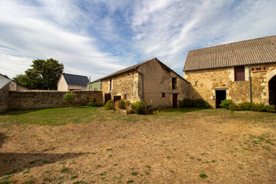 French property for sale in Antogny-le-Tillac, Indre-et-Loire - €99,000 - photo 9