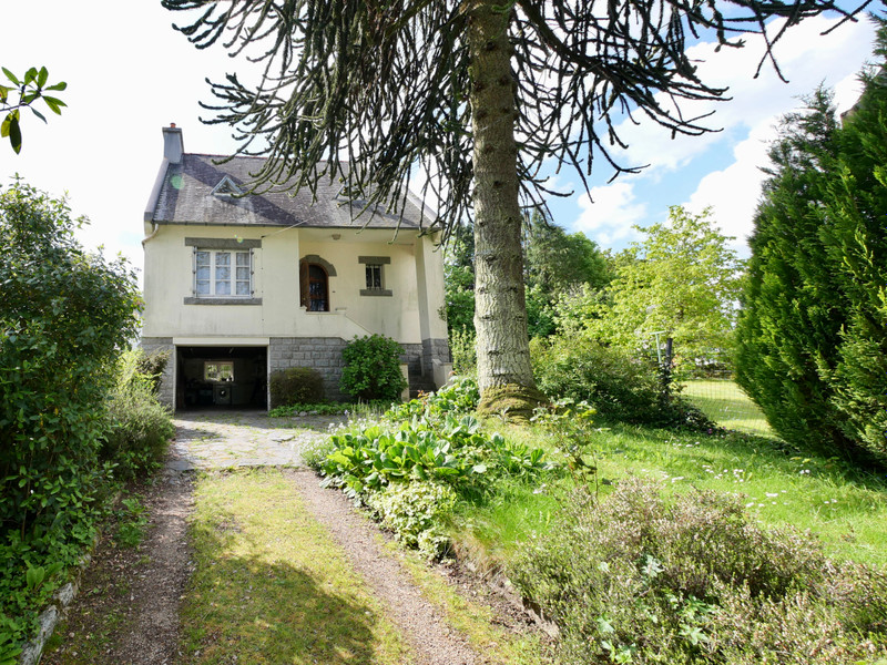 House for sale in Huelgoat Finistère 3 bedroom house with garage