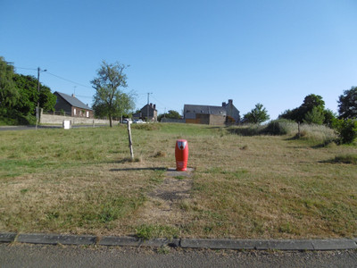 French property for sale in Couesmes-Vaucé, Mayenne - €18,520 - photo 4