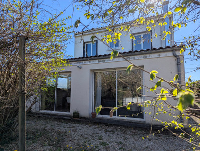 French property for sale in Gond-Pontouvre, Charente - €263,000 - photo 3