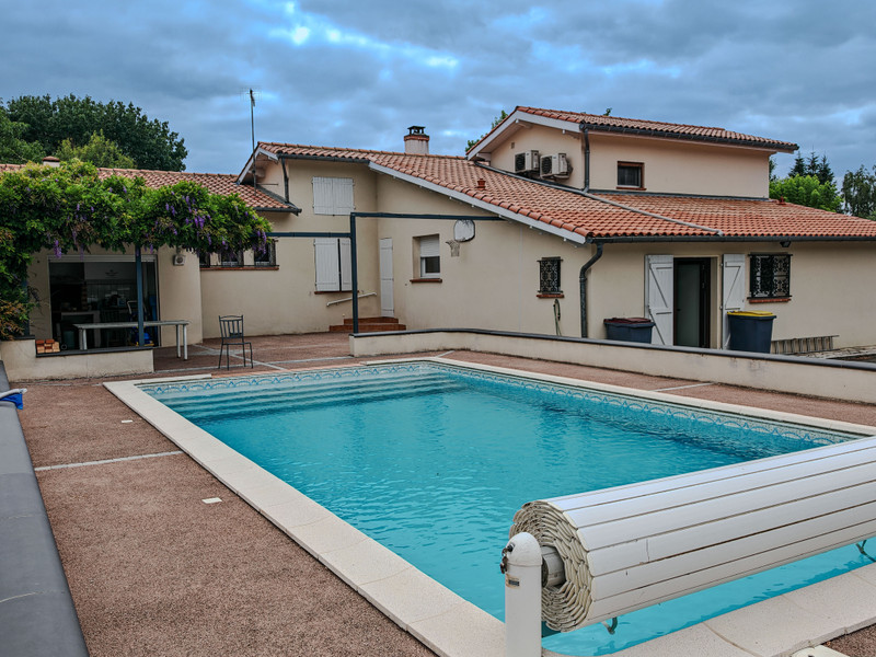 French property for sale in Castelsarrasin, Tarn-et-Garonne - €315,000 - photo 3