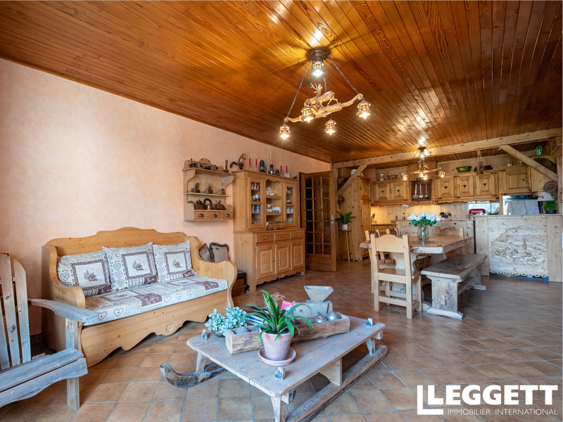 French property for sale in Uzelle, Doubs - €249,800 - photo 7