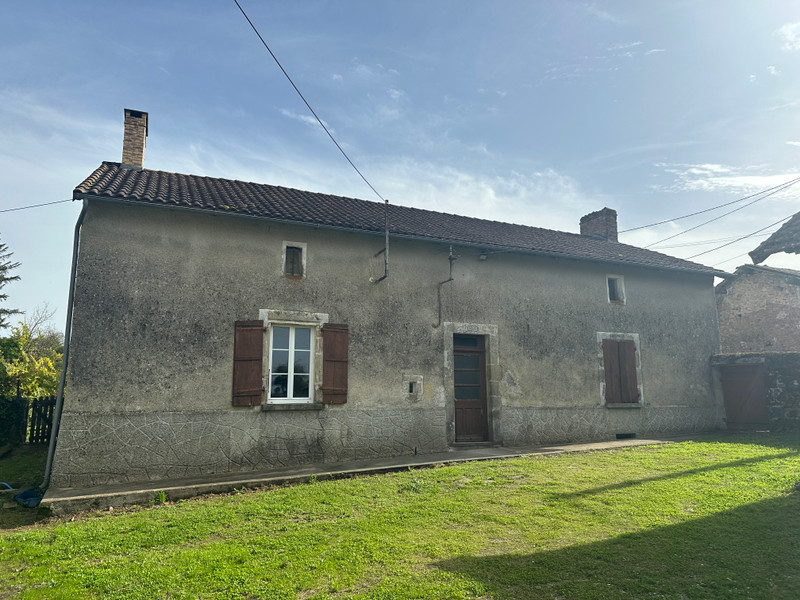 Maison à Saint-Saud-Lacoussière, Dordogne - photo 1