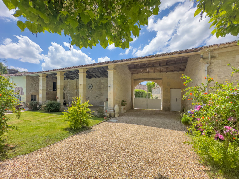 French property for sale in Saint-Sulpice-de-Cognac, Charente - €620,000 - photo 12