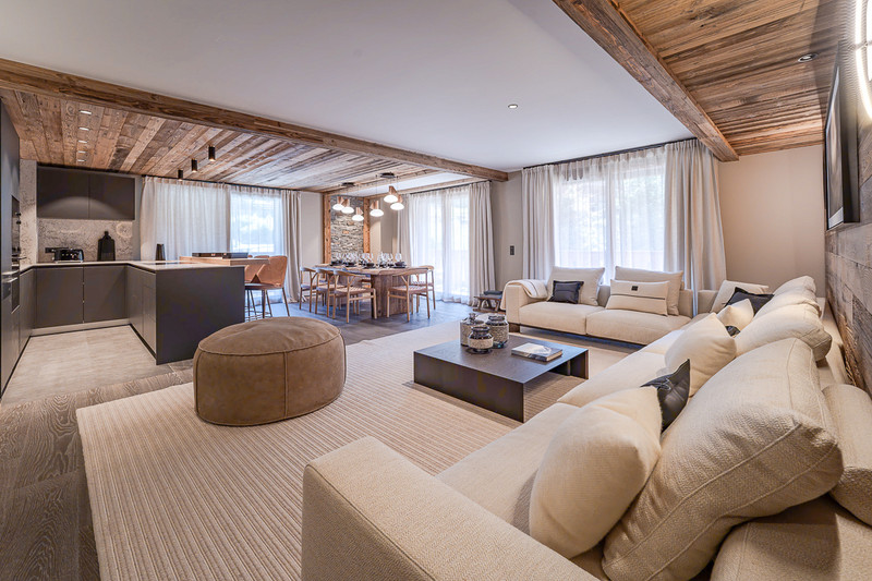 Ski property for sale in Meribel - €3,001,555 - photo 2