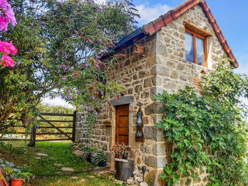 French property for sale in Saint-Gervais-d'Auvergne, Puy-de-Dôme - €449,000 - photo 5