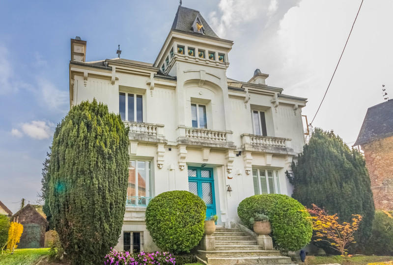 Maison à vendre à Saint-Pierre-du-Vauvray, Eure - 750 000 € - photo 1
