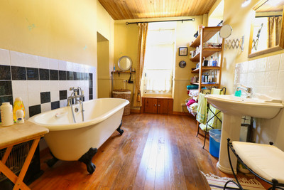 French property for sale in Sauzé-Vaussais, Deux-Sèvres - €140,400 - photo 6