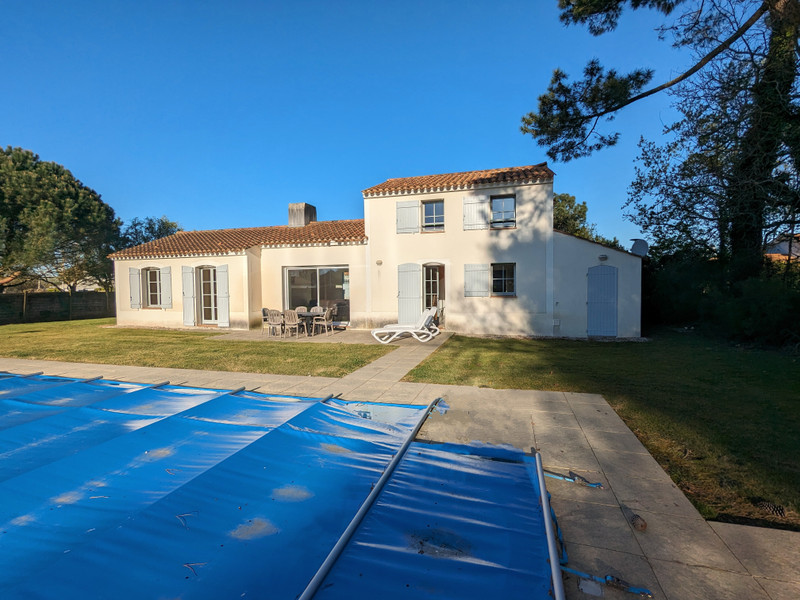 French property for sale in L'Aiguillon-sur-Vie, Vendée - €378,000 - photo 4