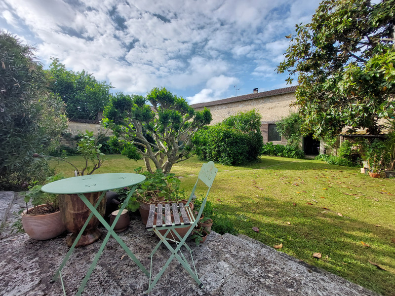 French property for sale in Angoulême, Charente - €451,500 - photo 1