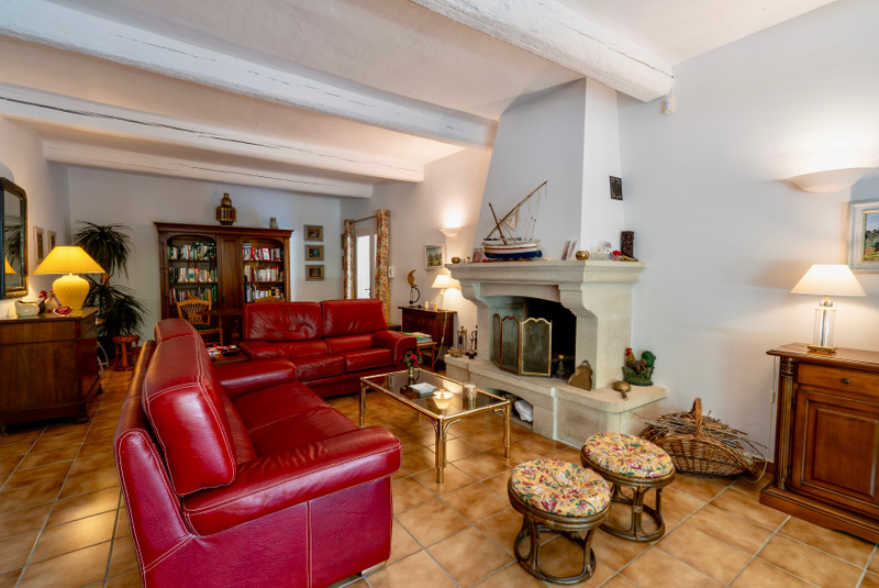 French property for sale in Saint-Saturnin-lès-Avignon, Vaucluse - €1,150,000 - photo 4
