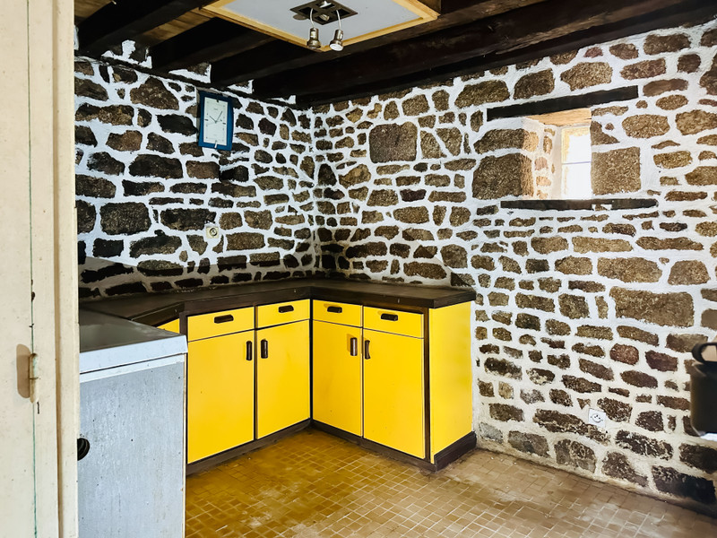 French property for sale in Le Housseau-Brétignolles, Mayenne - €36,600 - photo 2