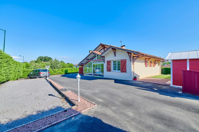 French property for sale in Dax, Landes - €334,900 - photo 2