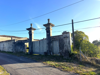 French property for sale in Lignières-Sonneville, Charente - €224,700 - photo 2