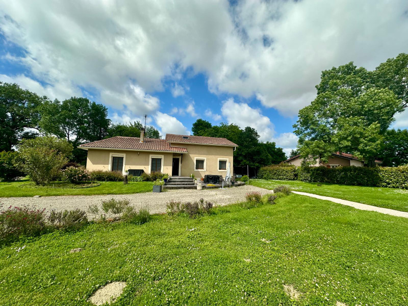 Maison à vendre à Préchac-sur-Adour, Gers - 235.000 € - photo 1