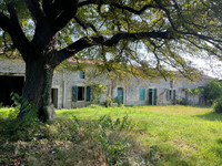 Propriété à vendre à Chef-Boutonne, Deux-Sèvres - 77 777 € - photo n°1