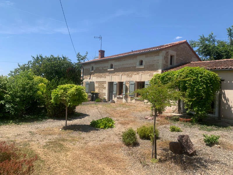 Maison à vendre à Coussay, Vienne - 245.000 € - photo 1
