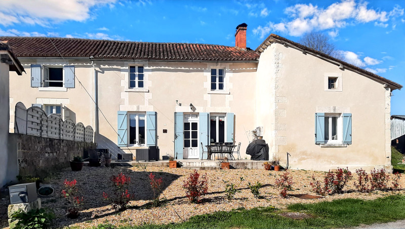 French property for sale in Aubeterre-sur-Dronne, Charente - €205,000 - photo 3