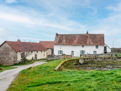 Maison à vendre à Beaune-d'Allier, Allier, Auvergne, avec Leggett Immobilier