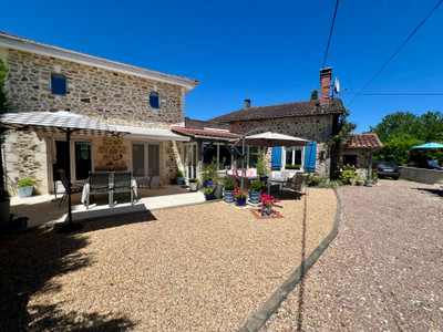 Maison à vendre à Bussière-Badil, Dordogne, Aquitaine, avec Leggett Immobilier