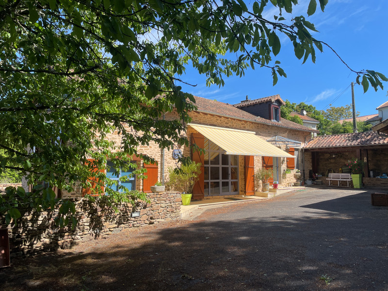 French property for sale in Saint-Mathieu, Haute-Vienne - €399,000 - photo 0