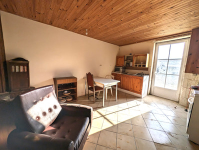 French property for sale in Le Langon, Vendée - €99,999 - photo 4