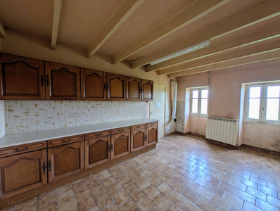 French property for sale in Arthenac, Charente-Maritime - €159,900 - photo 3