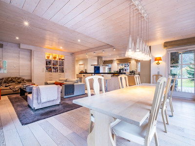 Welcome to this incredible mountain haven of comfort and tranquility, a 4-bedroom modern chalet Meribel valley