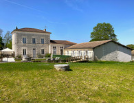 Maison à vendre à Lauzun, Lot-et-Garonne - 440.000 € - photo 1