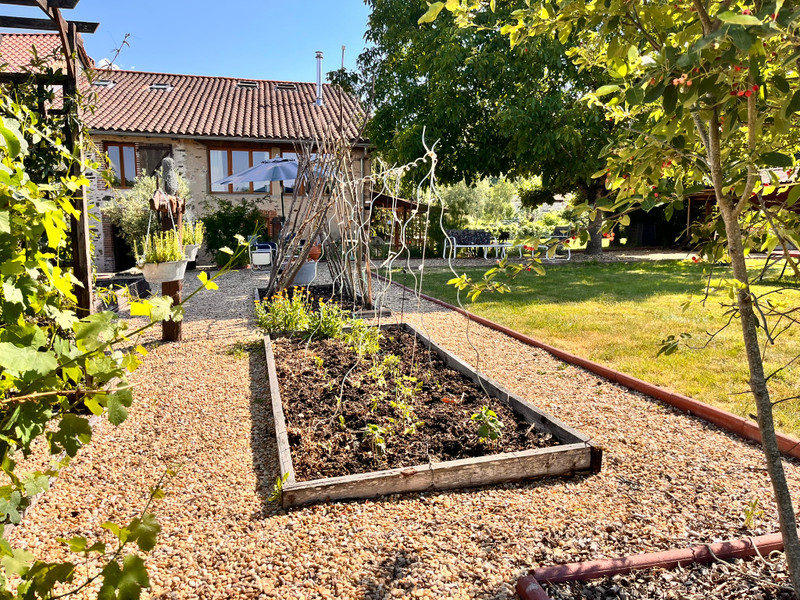 French property for sale in Vayres, Haute-Vienne - €250,000 - photo 14