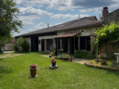 French property for sale in Bors (Canton de Tude-et-Lavalette), Charente - €171,749 - photo 2
