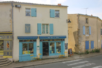 Commerce à vendre à Vouvant, Vendée, Pays de la Loire, avec Leggett Immobilier