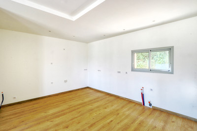 French property for sale in Saint-Martin-de-Castillon, Vaucluse - €495,000 - photo 4