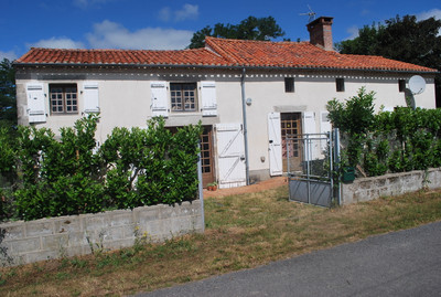 Maison à vendre à Azat-le-Ris, Haute-Vienne, Limousin, avec Leggett Immobilier
