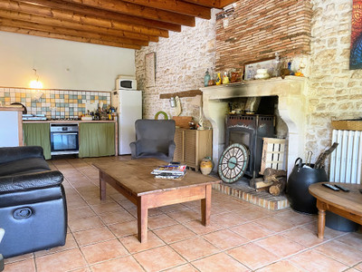 French property for sale in Mouton, Charente - €358,999 - photo 8