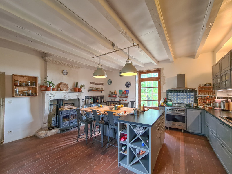 French property for sale in Ligné, Charente - &#8364;593,600 - photo 3