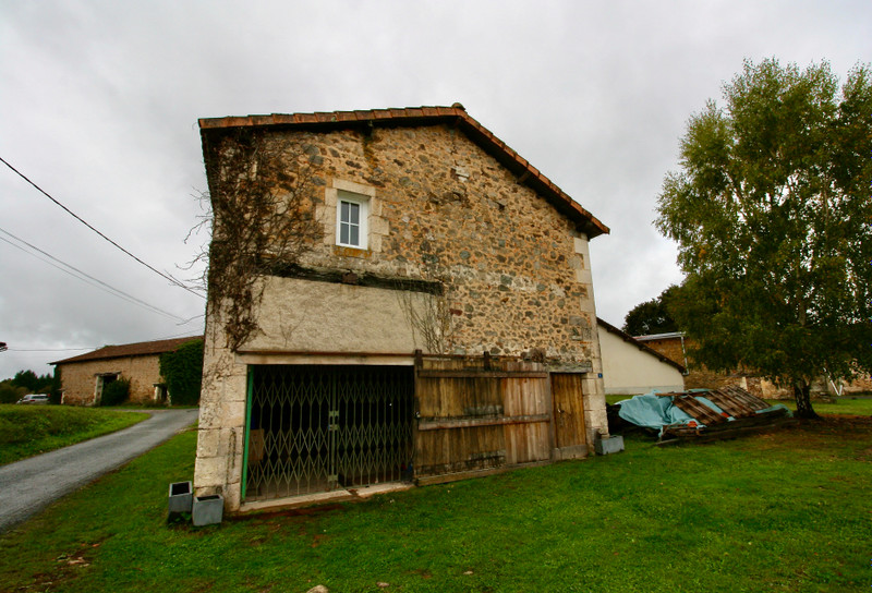 Maison à vendre à Sauvagnac, Charente - 68 600 € - photo 1